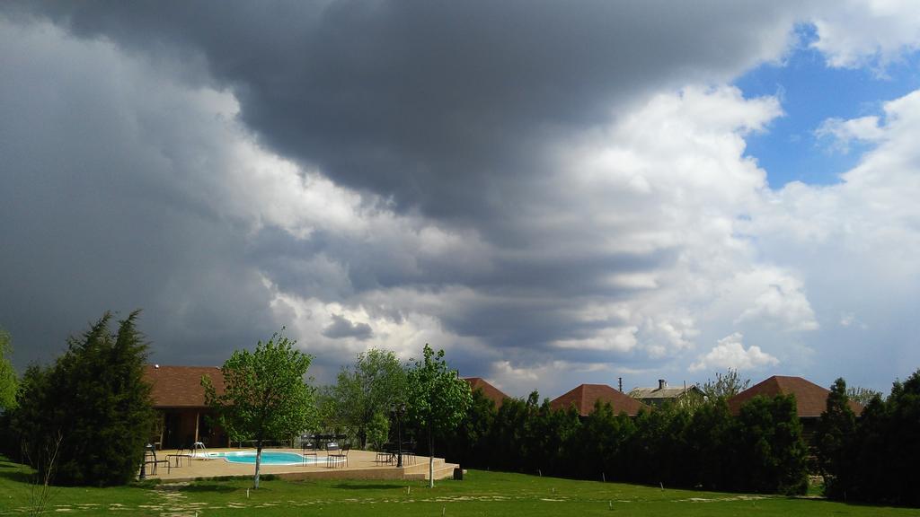 Panska Hata Nyzhnya Khortytsya Exterior foto
